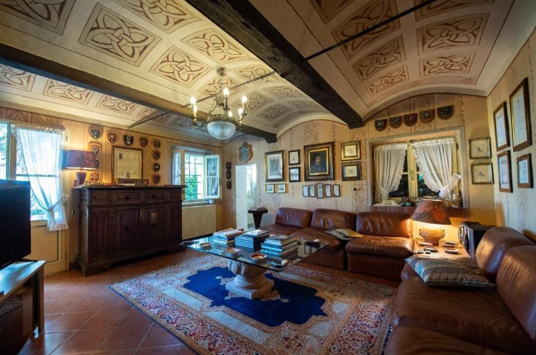 Villa Ottocentesca Immersa Nel Verde Montecavolo Exterior photo