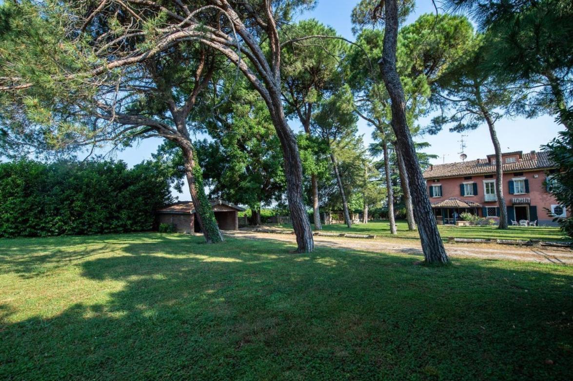 Villa Ottocentesca Immersa Nel Verde Montecavolo Exterior photo